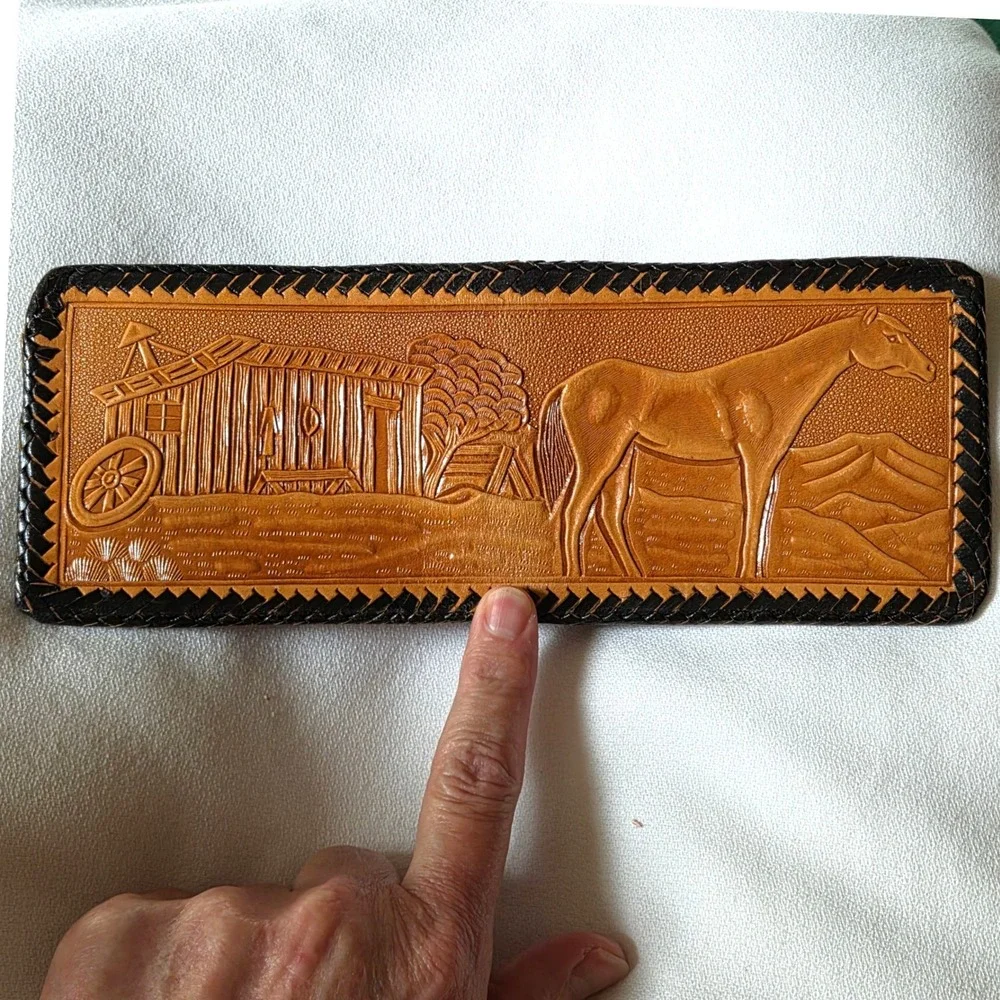 Bifold Wallet‎ Mens Brown Excellent Hand Tooled Leather Horse Barn Scene